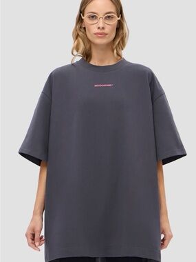 Women’s Short Sleeve Tee in Charcoal
